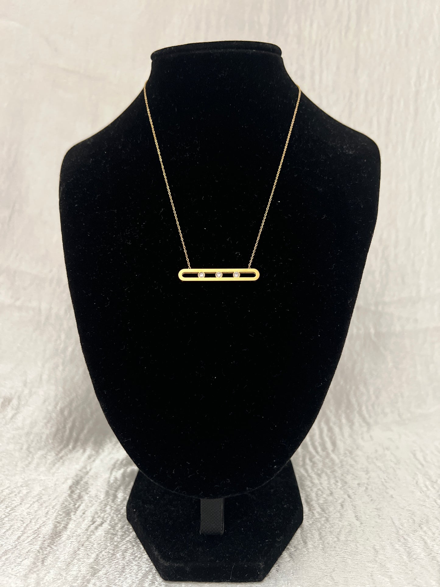Collier Lara